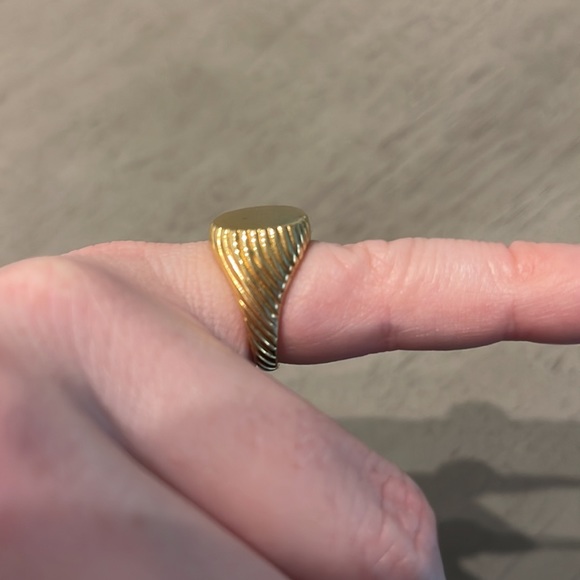 Signet Ring - Picture 2 of 2